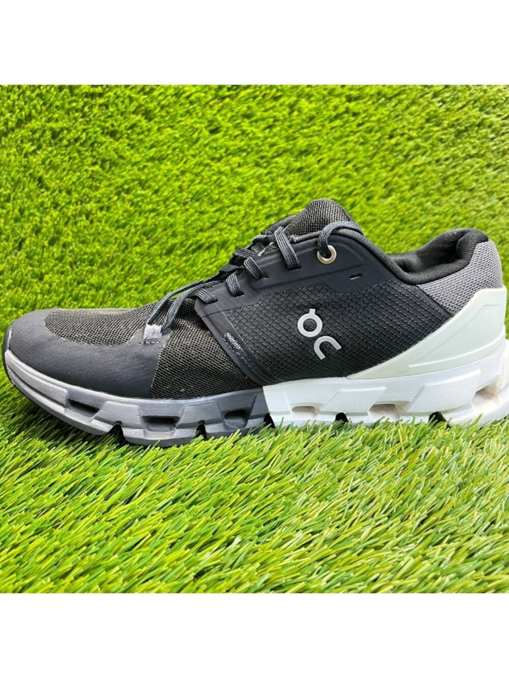 On Cloudflyer 4 Womens Size 10 Black White Athletic Running Shoes Sneakers - Picture 2 of 11